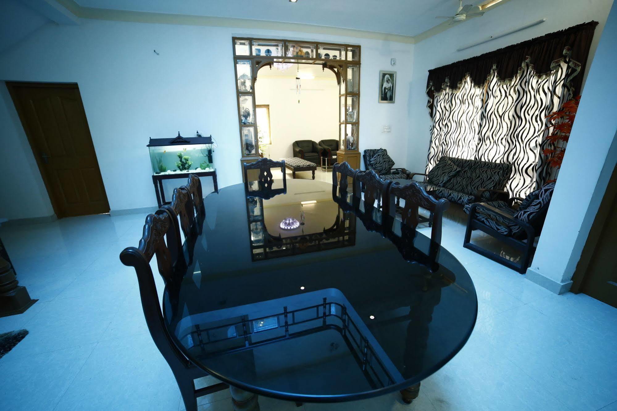 Cochin Cove Homestay Kochi Extérieur photo